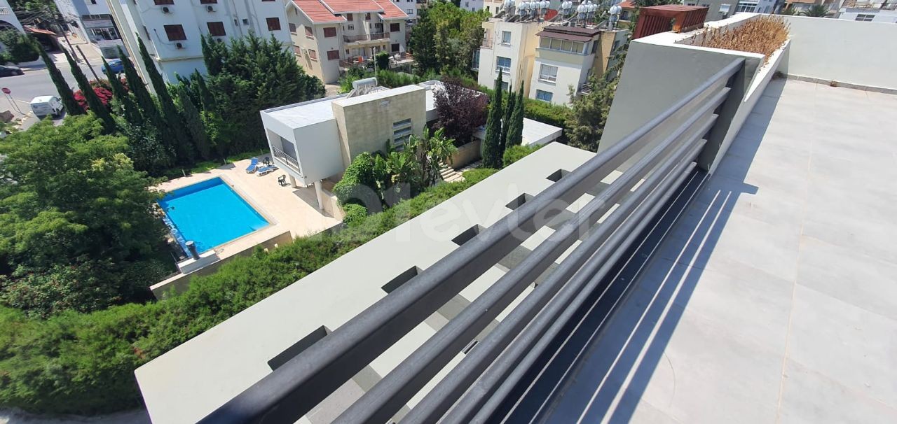 GİRNE MERKEZDE SATILIK 2+1 PENTHOUSE VE DAIRELER