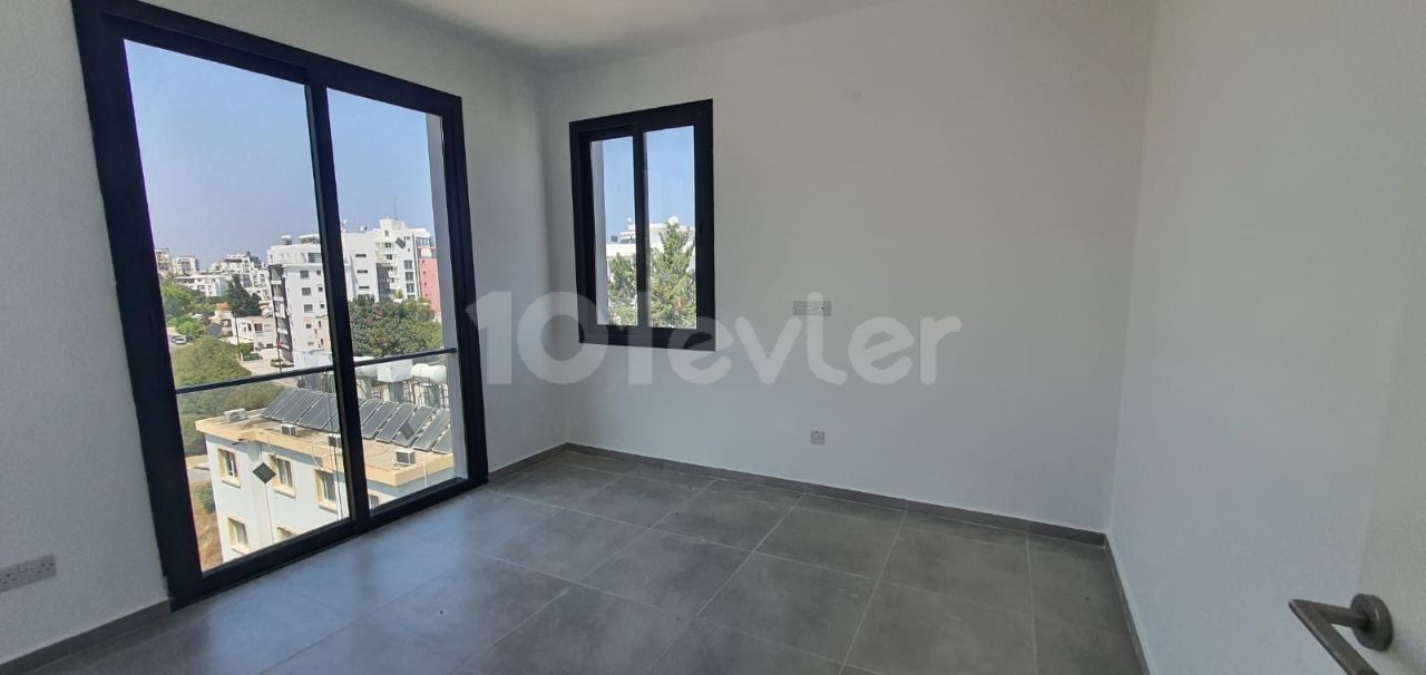 GİRNE MERKEZDE SATILIK 2+1 PENTHOUSE VE DAIRELER