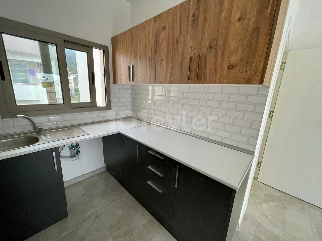 Flat For Sale in Alsancak, Kyrenia