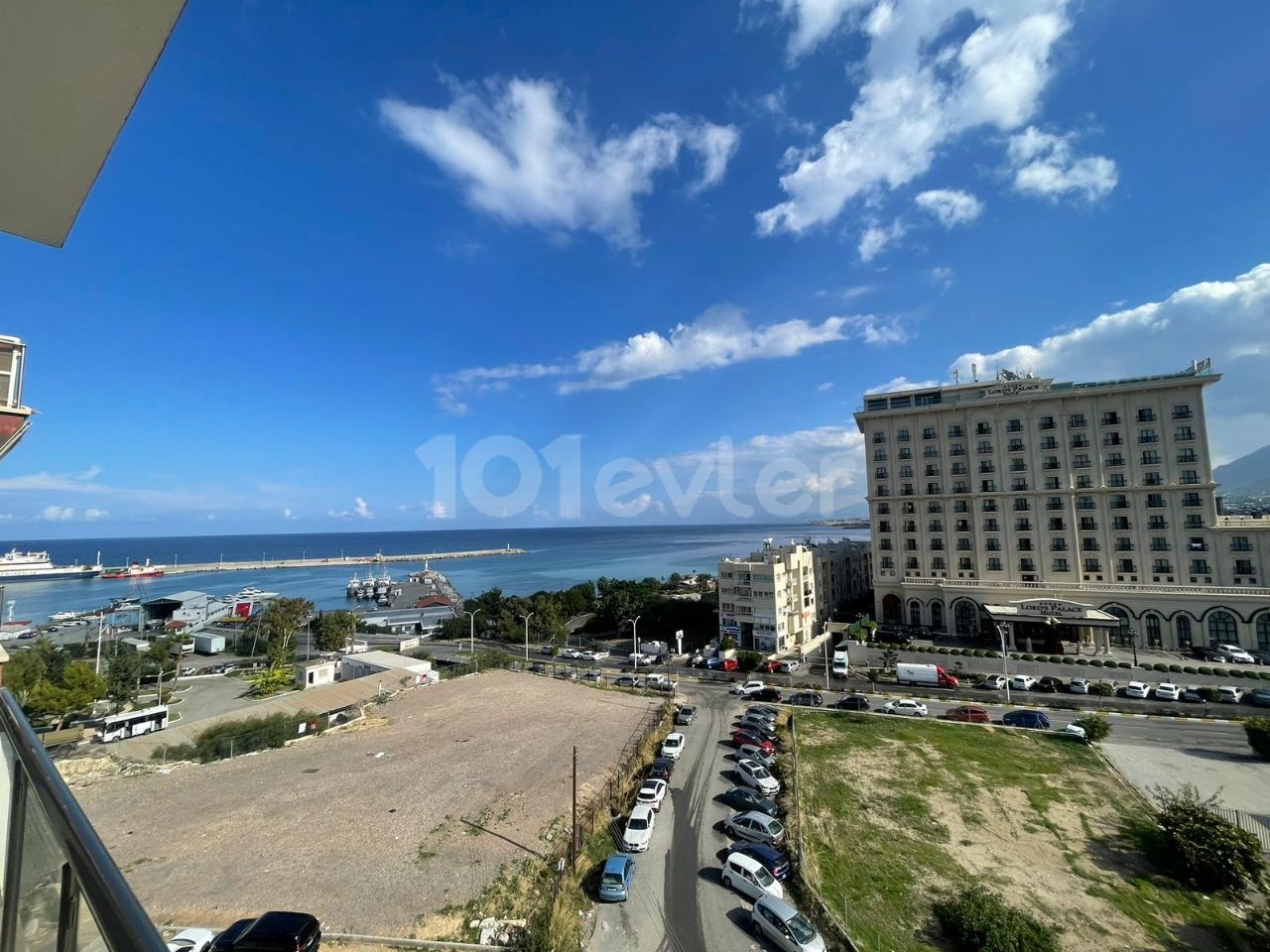 Flat For Sale in Aşağı Girne, Kyrenia