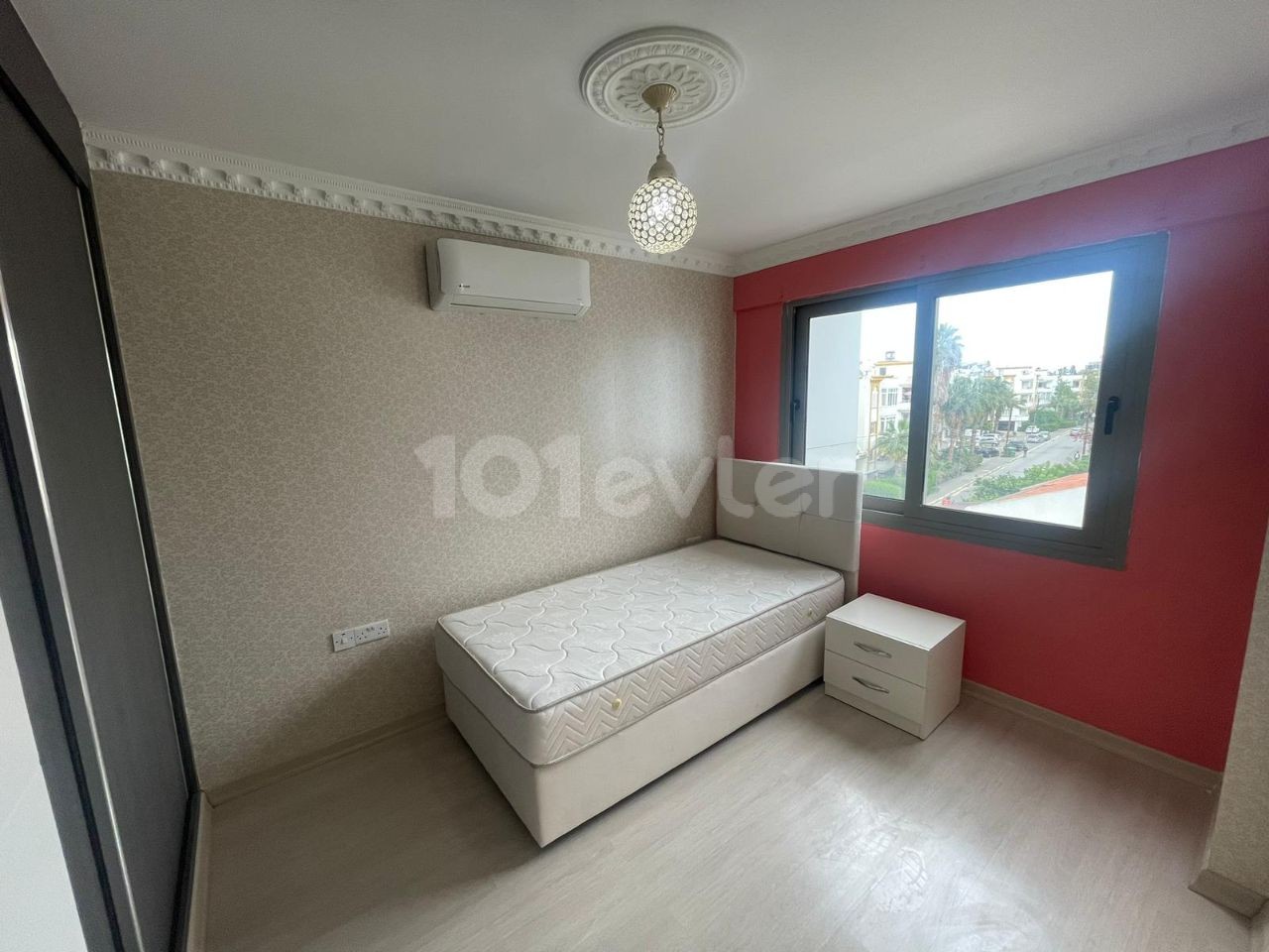 GİRNE MERKEZDE SATILIK 2+1 EŞYALI DAİRE