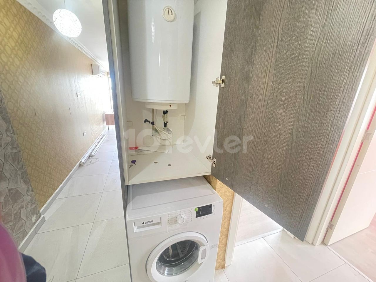 GİRNE MERKEZDE SATILIK 2+1 EŞYALI DAİRE