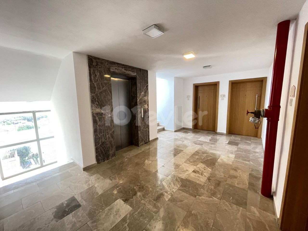 Flat For Sale in Aşağı Girne, Kyrenia