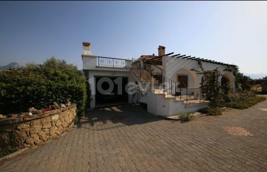 Villa For Sale in Çatalköy, Kyrenia