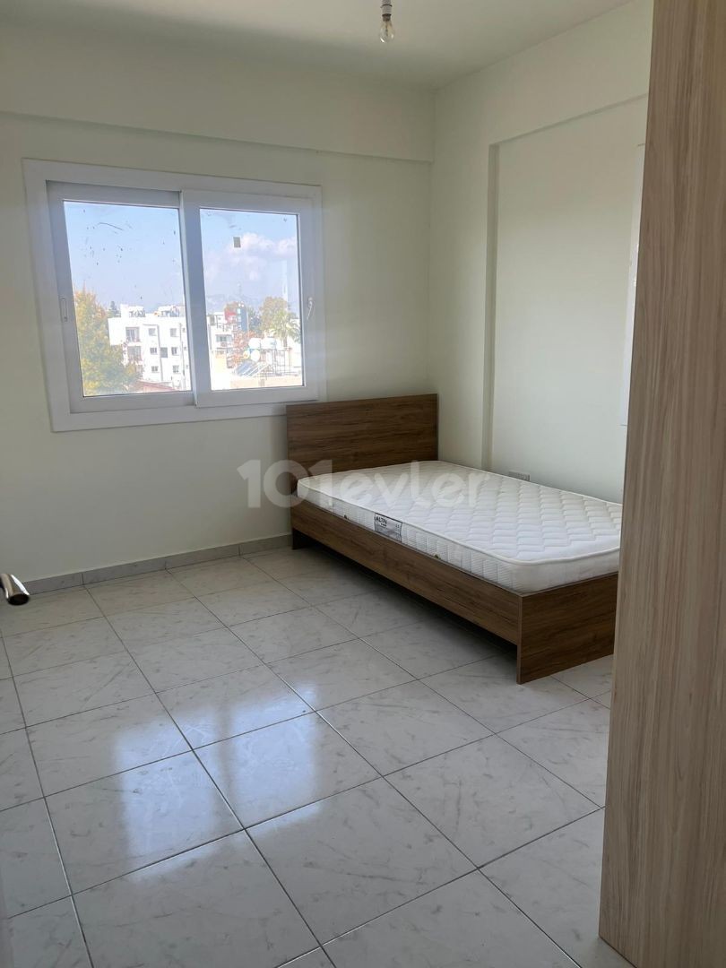 LEFKOŞA/GÖNYELİ'DE SATILIK 2+1 EŞYALI DAİRE