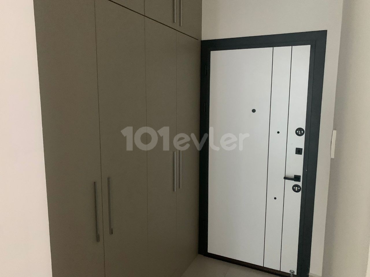 Flat To Rent in Yukarı Girne, Kyrenia