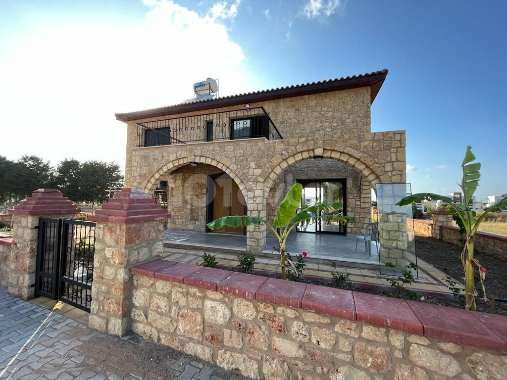 MAGNIFICENT 4+1 VILLA FOR SALE IN GİRNE/KARŞIYAKA