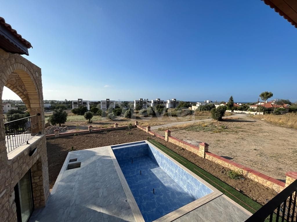 MAGNIFICENT 4+1 VILLA FOR SALE IN GİRNE/KARŞIYAKA