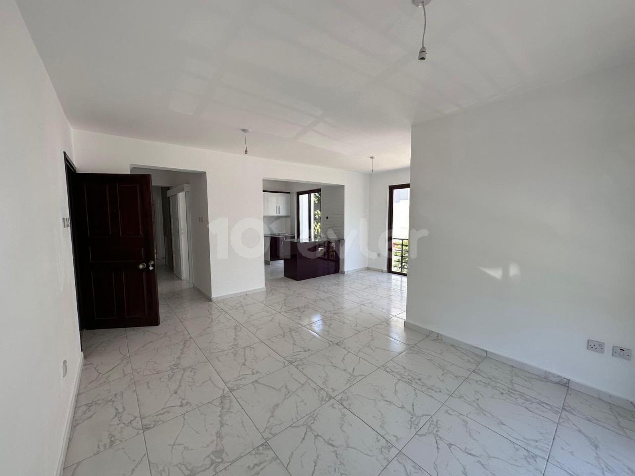 3+1 FLAT FOR SALE IN KYRENIA CENTER