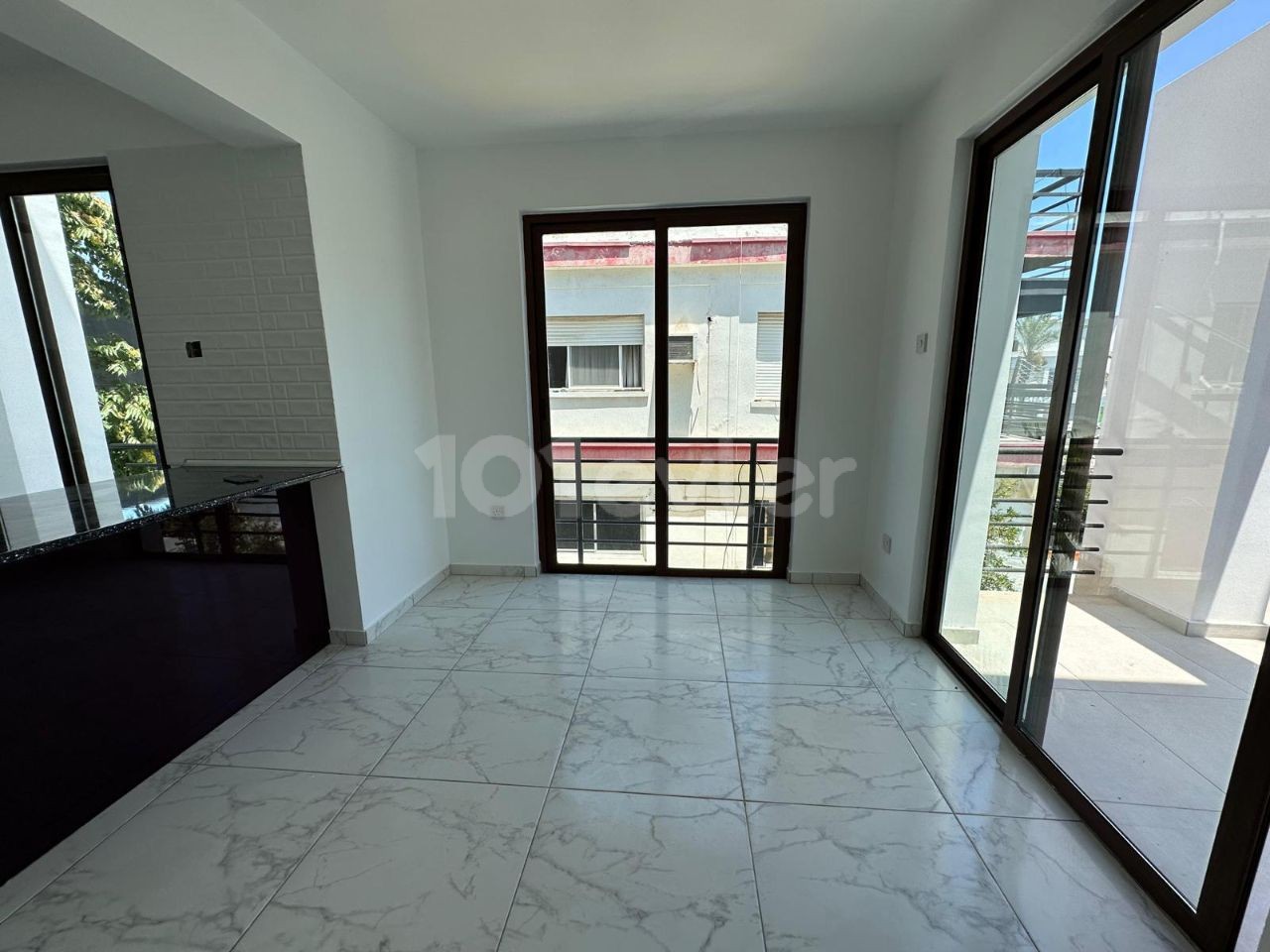 3+1 FLAT FOR SALE IN KYRENIA CENTER