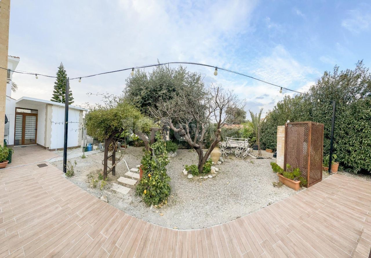 4+2 MÖBLIERTE VILLA ZUM VERKAUF IN KYRENIA/KARAKUM