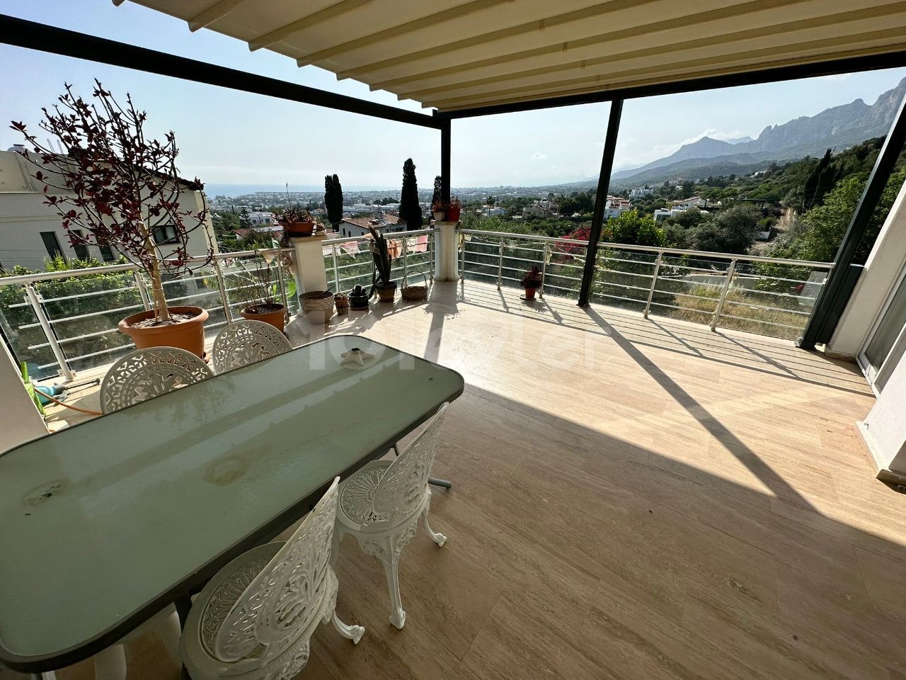 4+1 VILLA FOR SALE IN KYRENIA/EDREMIT