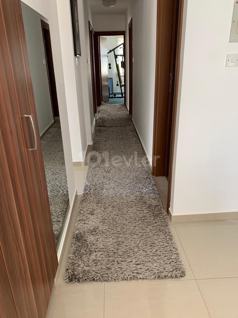 GİRNE MERKEZDE KİRALIK 3+1 EŞYALI DAİRE