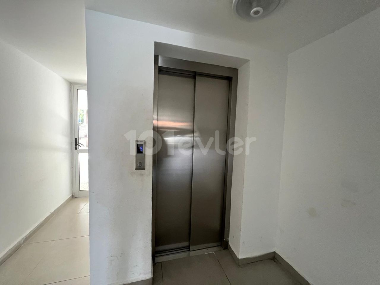 2+1 WOHNUNG ZU VERMIETEN IN NICOSIA/JENISEHIR