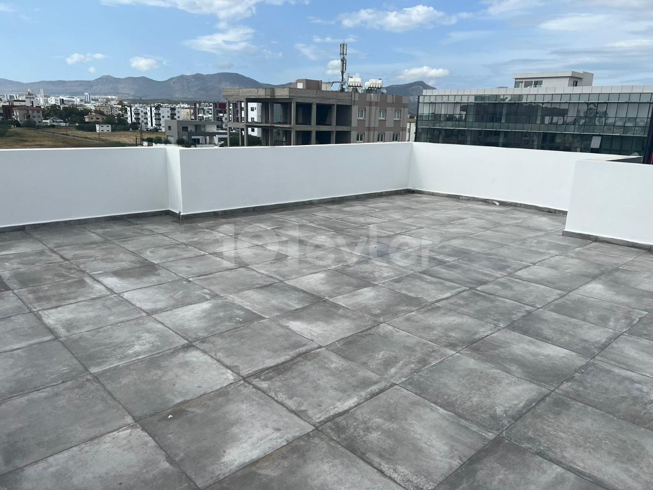 2+1 MÖBLIERTES PENTHOUSE ZU VERMIETEN IN NICOSIA/ORTAKOY