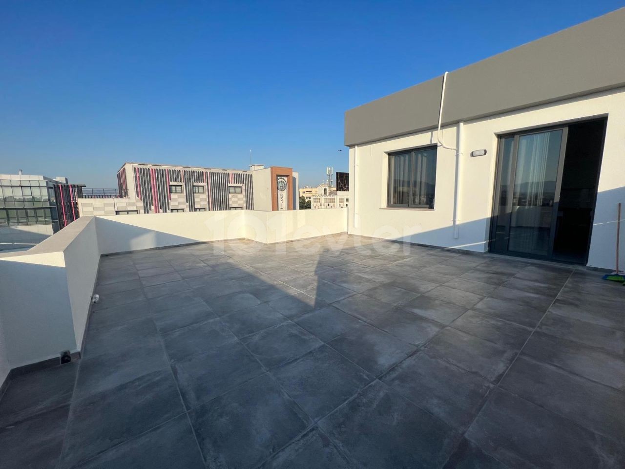 2+1 MÖBLIERTES PENTHOUSE ZU VERMIETEN IN NICOSIA/ORTAKOY