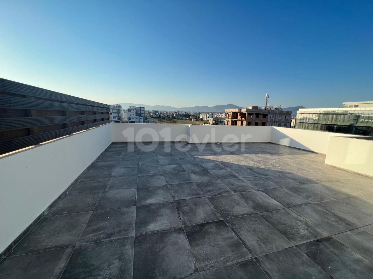 2+1 MÖBLIERTES PENTHOUSE ZU VERMIETEN IN NICOSIA/ORTAKOY