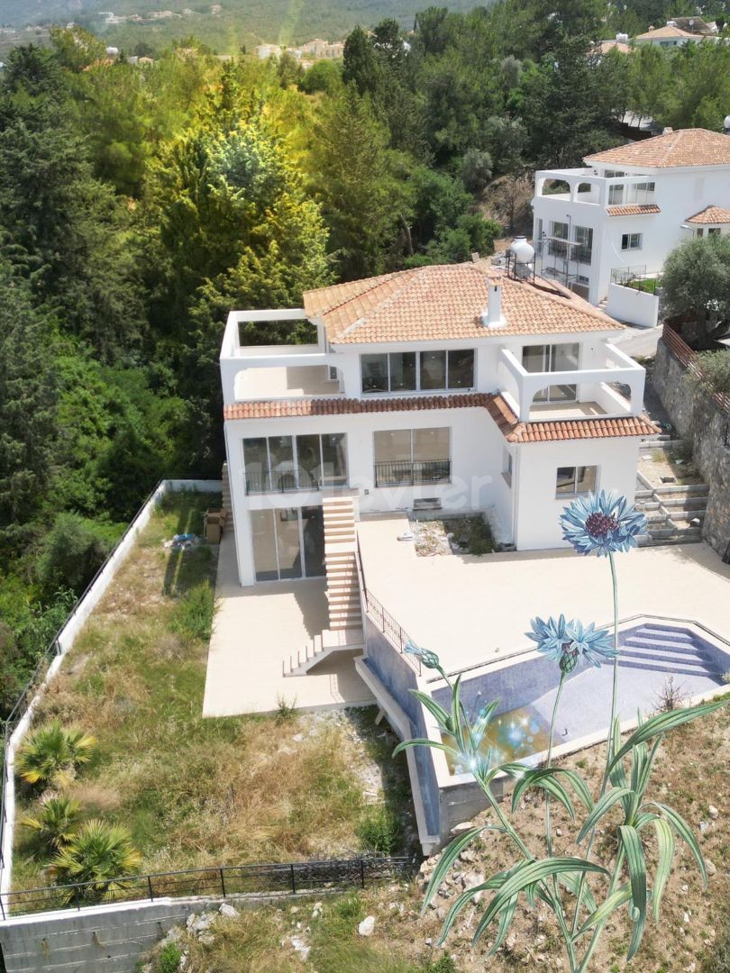 4+2 VILLAS FOR SALE IN KYRENIA/OZANKÖY