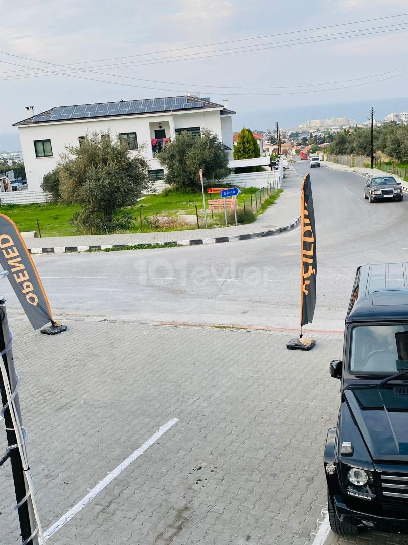 ZUM VERMIETUNGSMARKT IN KYRENIA/ALSANCAK