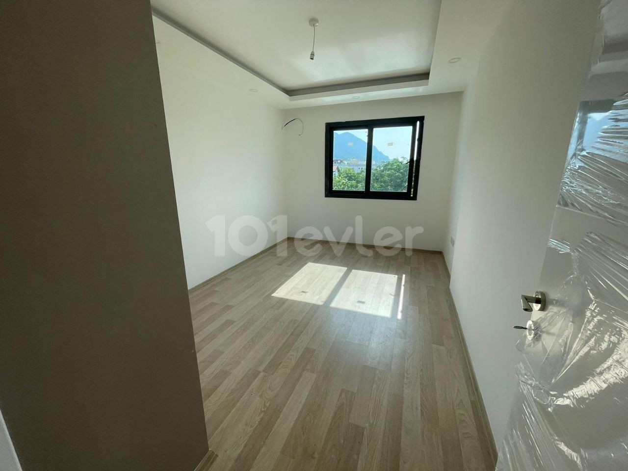 3+1 FLAT FOR SALE IN KYRENIA/ALSANCAK