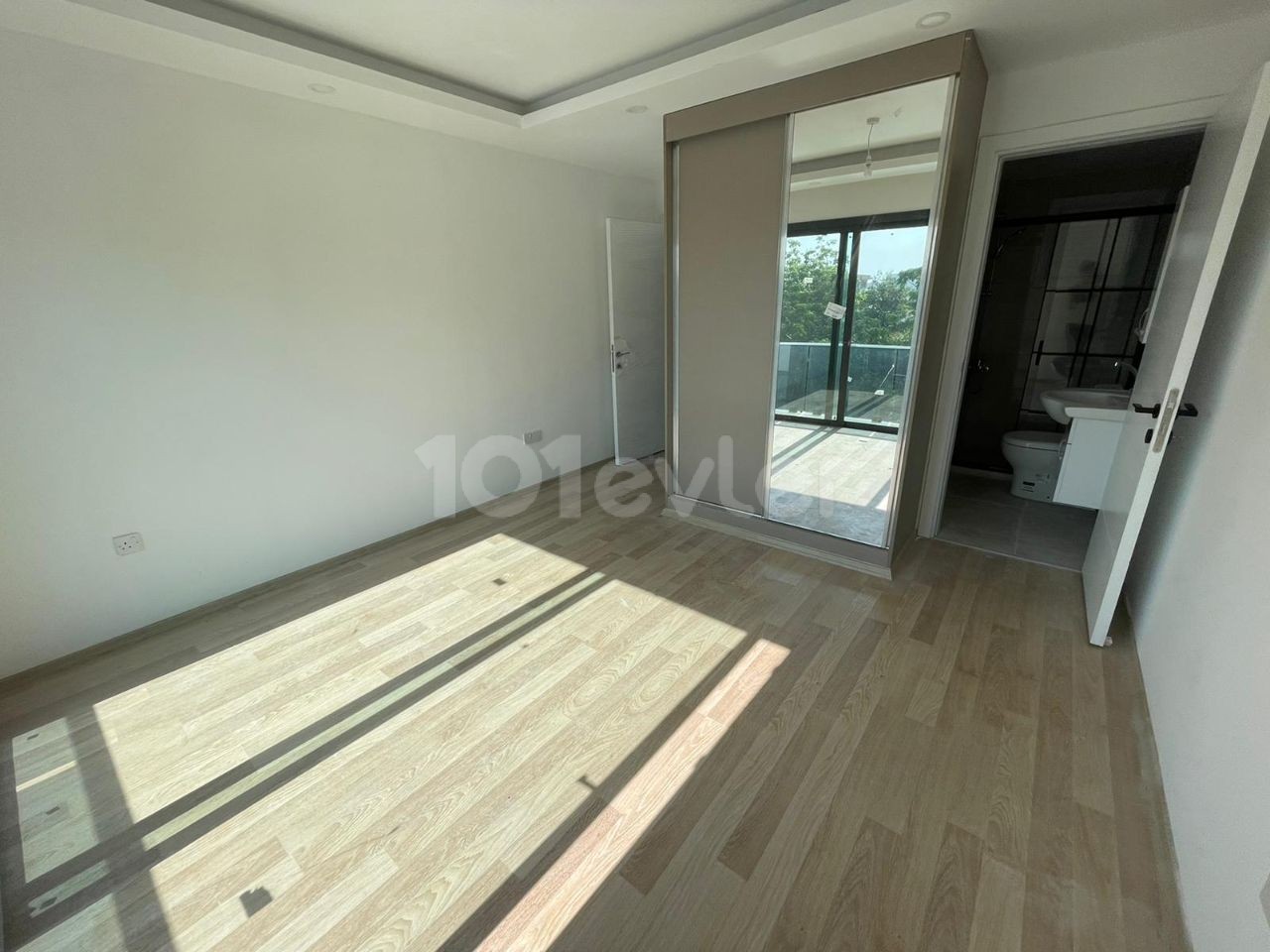 3+1 FLAT FOR SALE IN KYRENIA/ALSANCAK