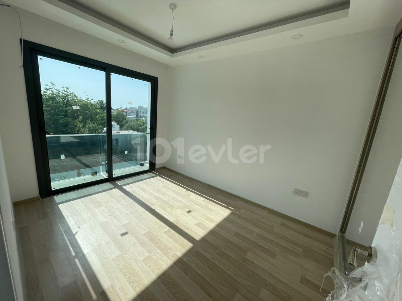 3+1 FLAT FOR SALE IN KYRENIA/ALSANCAK