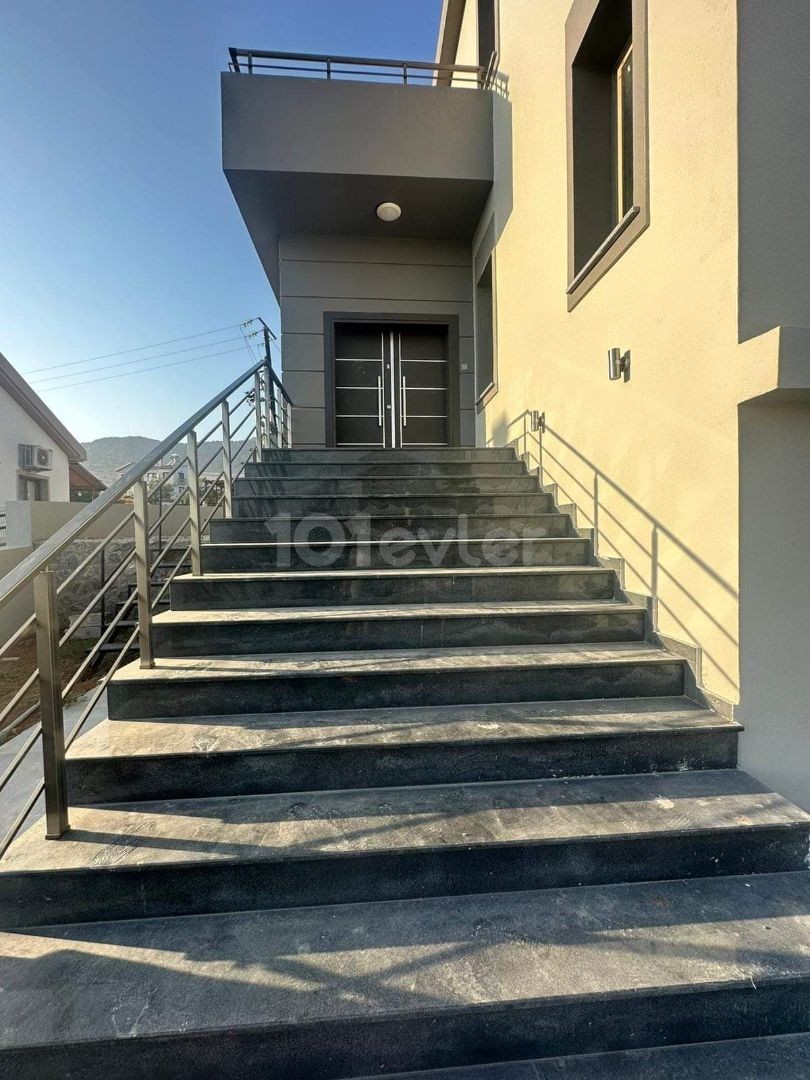 3+1 VILLA FOR SALE IN KYRENIA/TASKENT