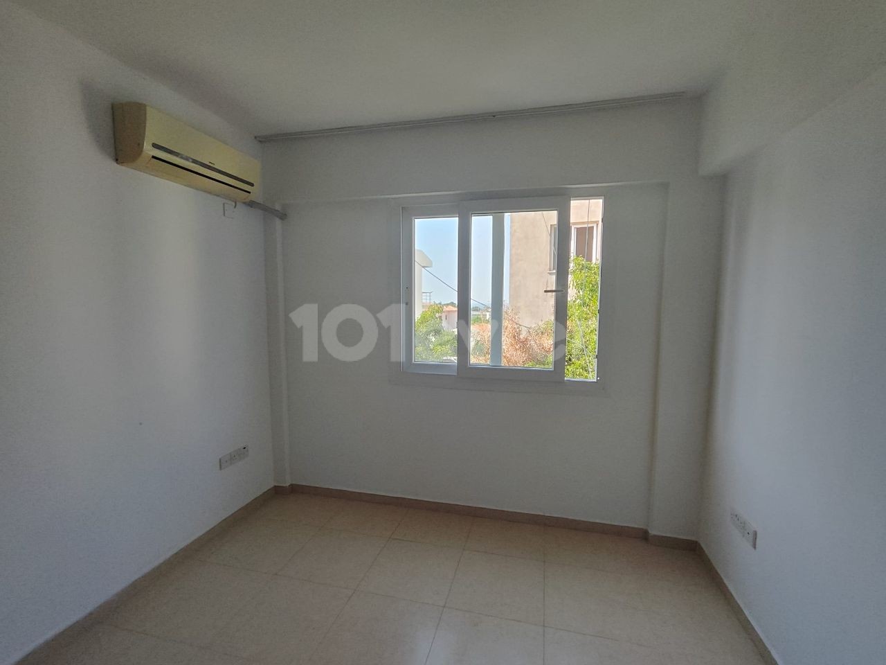 3+1 UNFURNISHED FLAT FOR RENT IN GIRNE/ALSANCAK