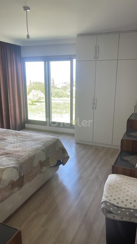 3+1 DUPLEX-MÖBLIERTE WOHNUNG ZU VERMIETEN IN GIRNE/ALSANCAK