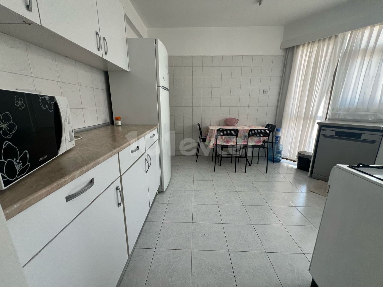 2+1 WOHNUNG ZUR TÄGLICHEN MIETE IN NICOSIA/YENİŞEHİR