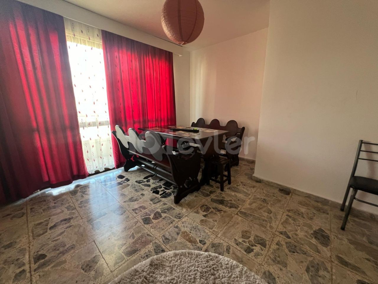 2+1 WOHNUNG ZUR TÄGLICHEN MIETE IN NICOSIA/YENİŞEHİR