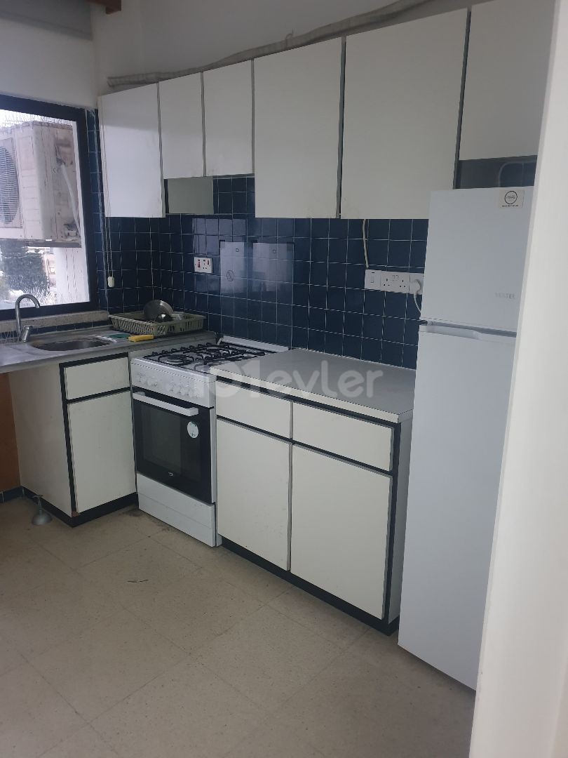 3+1 MÖBLIERTE WOHNUNG ZU VERMIETEN IN NICOSIA/YENİŞEHİR