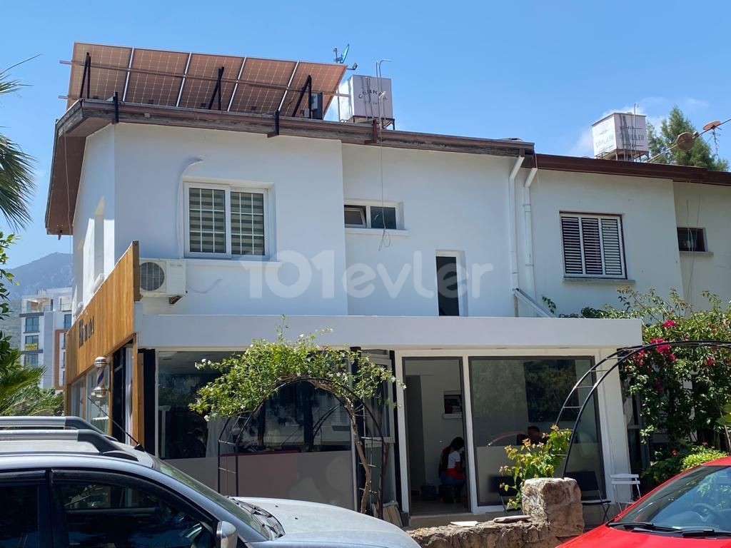 COMPLETE BUILDING CONSISTING OF A SHOP AND 3+1 FLATS FOR SALE IN KYRENIA CENTER