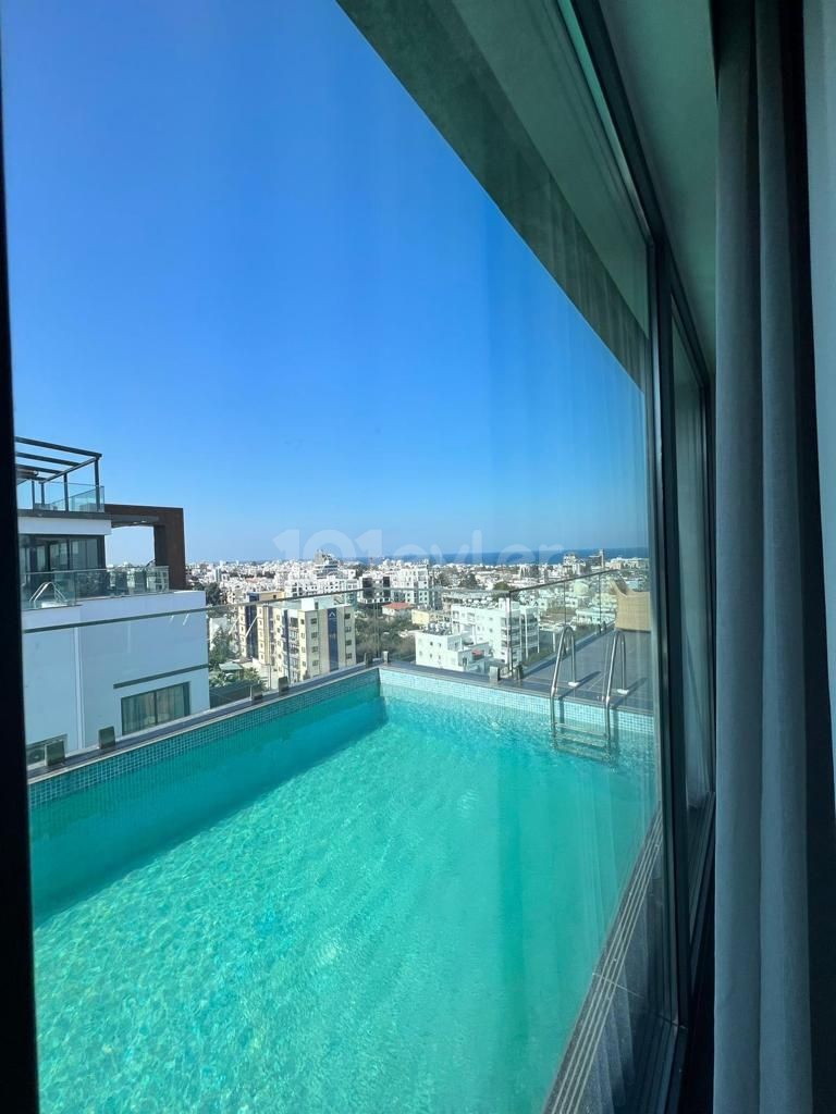 4+1 MÖBLIERTES PENTHOUSE ZUM VERKAUF IM KYRENIA CENTER