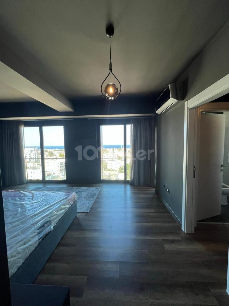 4+1 FURNISHED PENTHOUSE FOR SALE IN KYRENIA CENTER