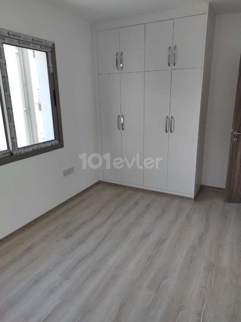 UNMÖBLIERTE 3+1-WOHNUNG ZU VERMIETEN IM KYRENIA CENTER