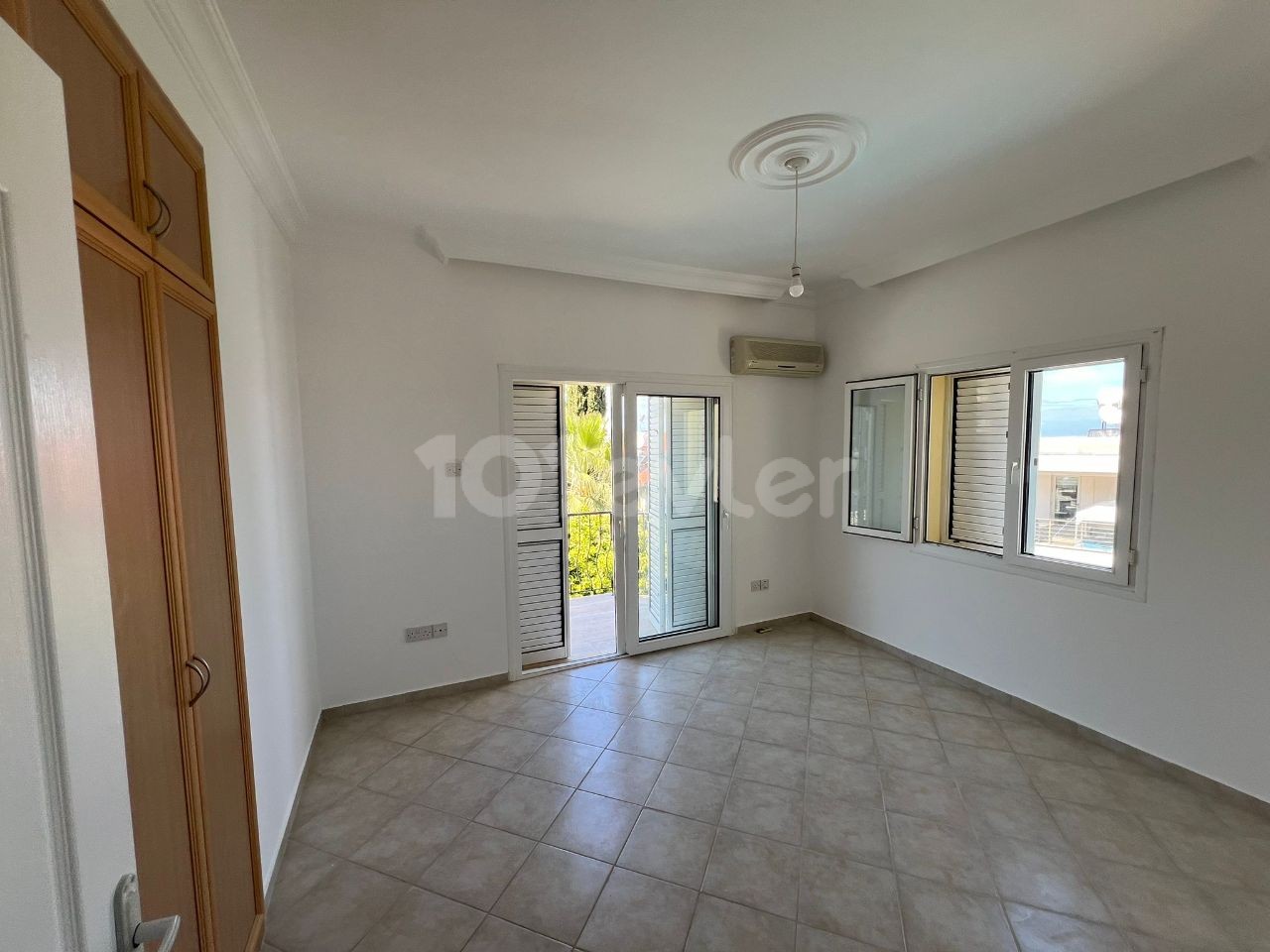 3+1 MÖBLIERTE/UNMÖBLIERTE VILLA ZU VERMIETEN IN KYRENIA/ILGAZ