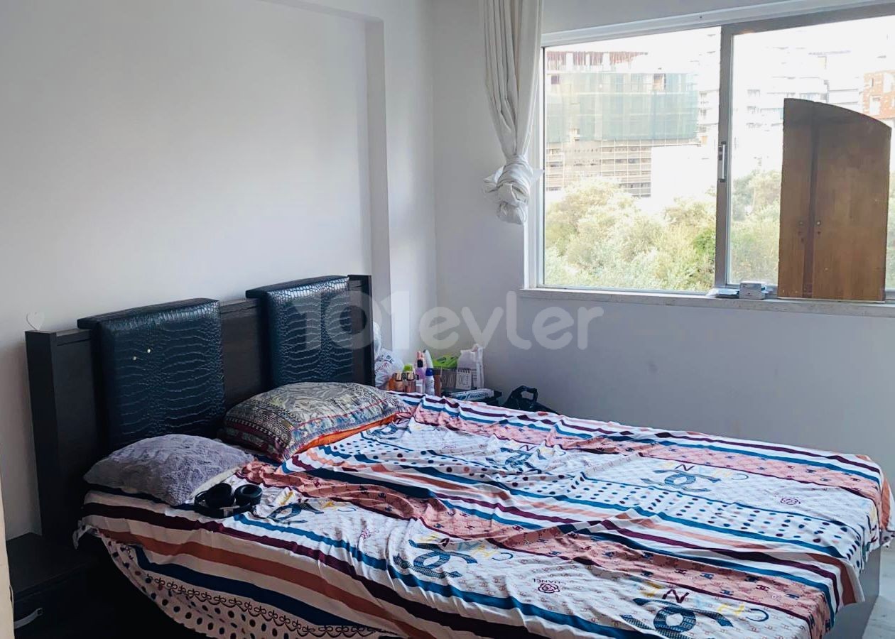 3+1 FULLY FURNISHED FLAT FOR SALE IN KYRENIA CENTER