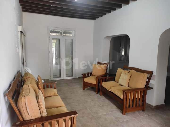 3+1 DETACHED HOUSE WITH GARDEN FOR RENT IN KYRENIA CENTRAL SAVOY HOTEL AREA