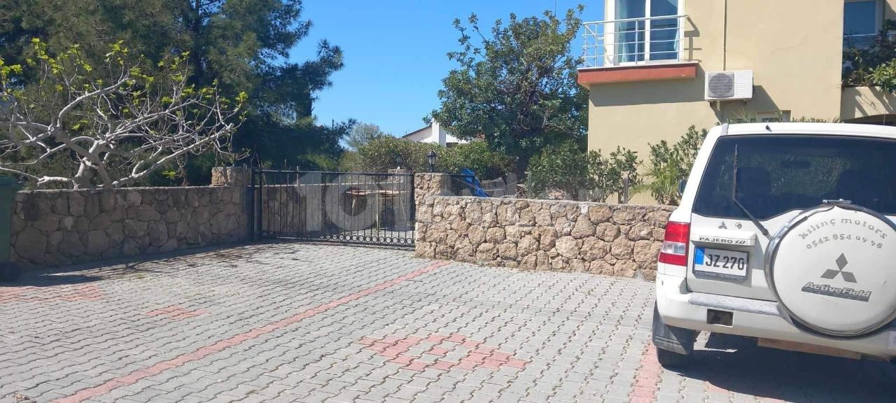 4+1 FULLY FURNISHED VILLA WITH GARDEN AND POOL FOR SALE IN KIRNE/KARŞIYAKA