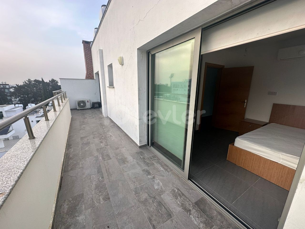 GİRNE LAVASH RESTORAN BÖLGESİNDE KİRALIK 2+1 EŞYALI  PENTHOUSE