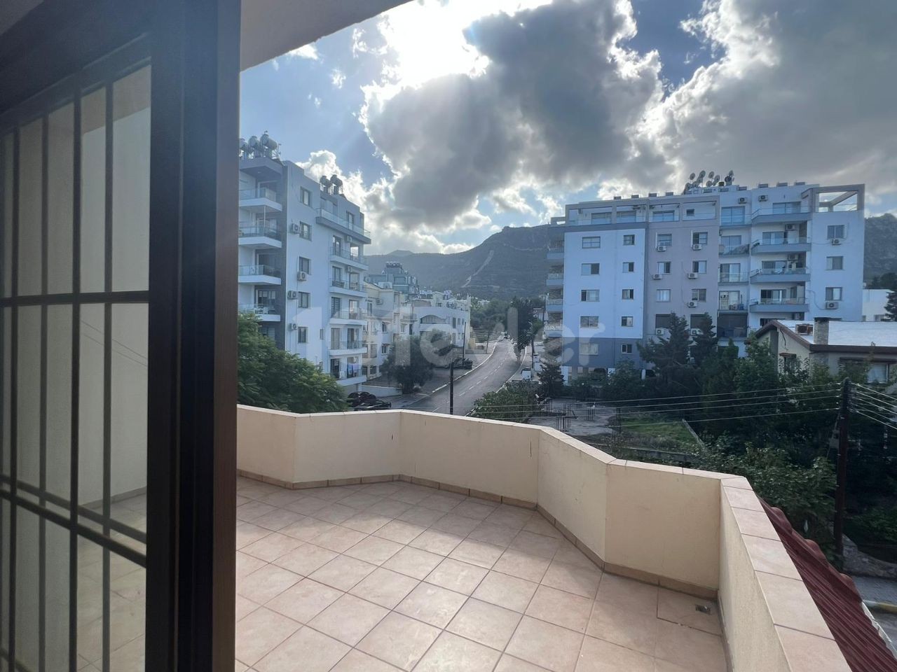 Penthouse To Rent in Yukarı Girne, Kyrenia