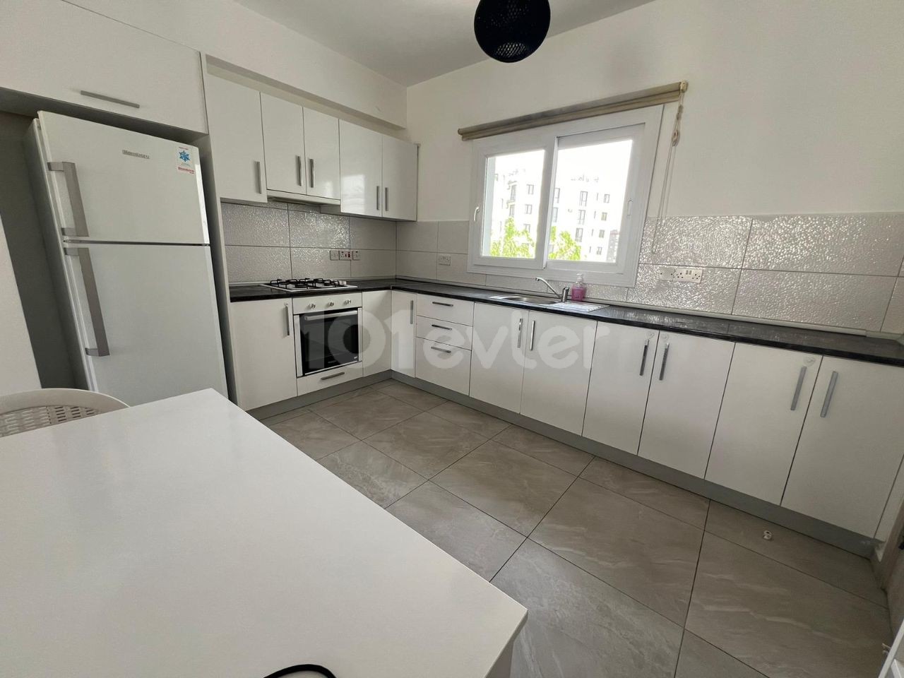 LEFKOŞA/DEREBOYU'NDA KİRALIK 2+1 EŞYALI DAİRE