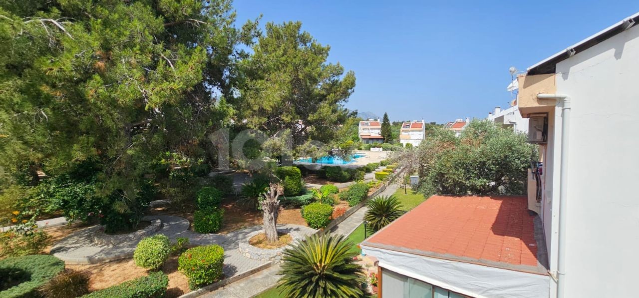 3+1 FLAT FOR SALE IN KYRENIA CENTER, WITHIN A SITE