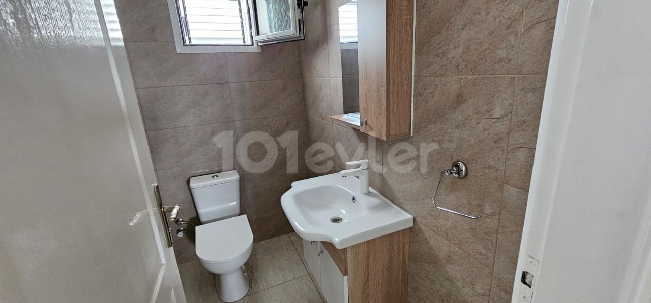 3+1 FLAT FOR SALE IN KYRENIA CENTER, WITHIN A SITE