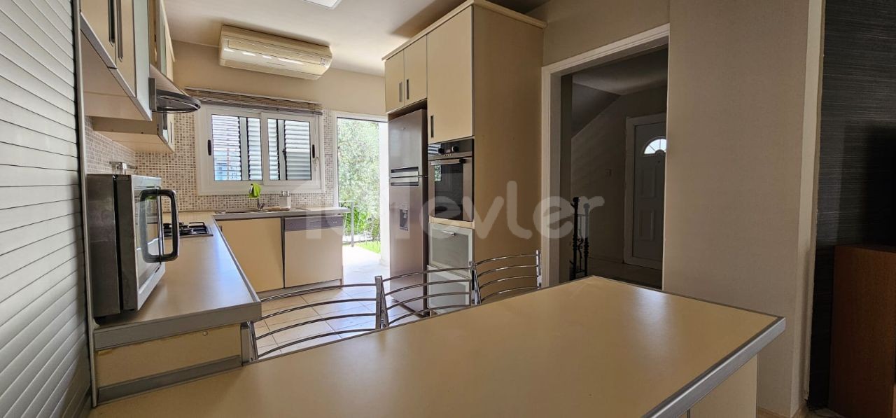 3+1 FLAT FOR SALE IN KYRENIA CENTER, WITHIN A SITE