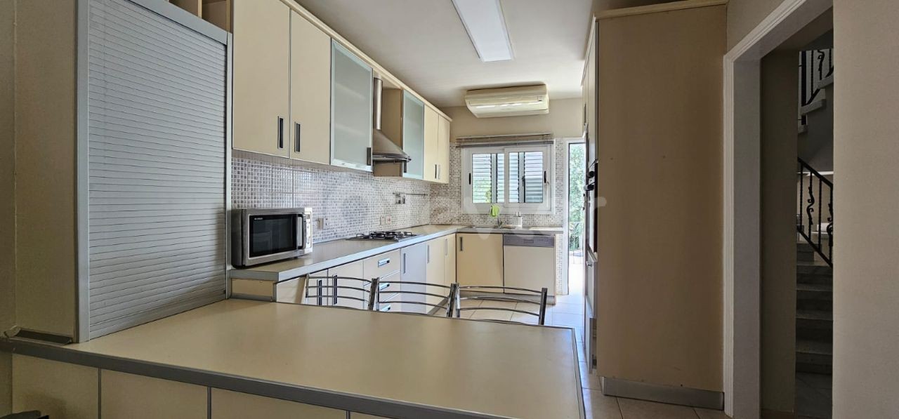 3+1 FLAT FOR SALE IN KYRENIA CENTER, WITHIN A SITE