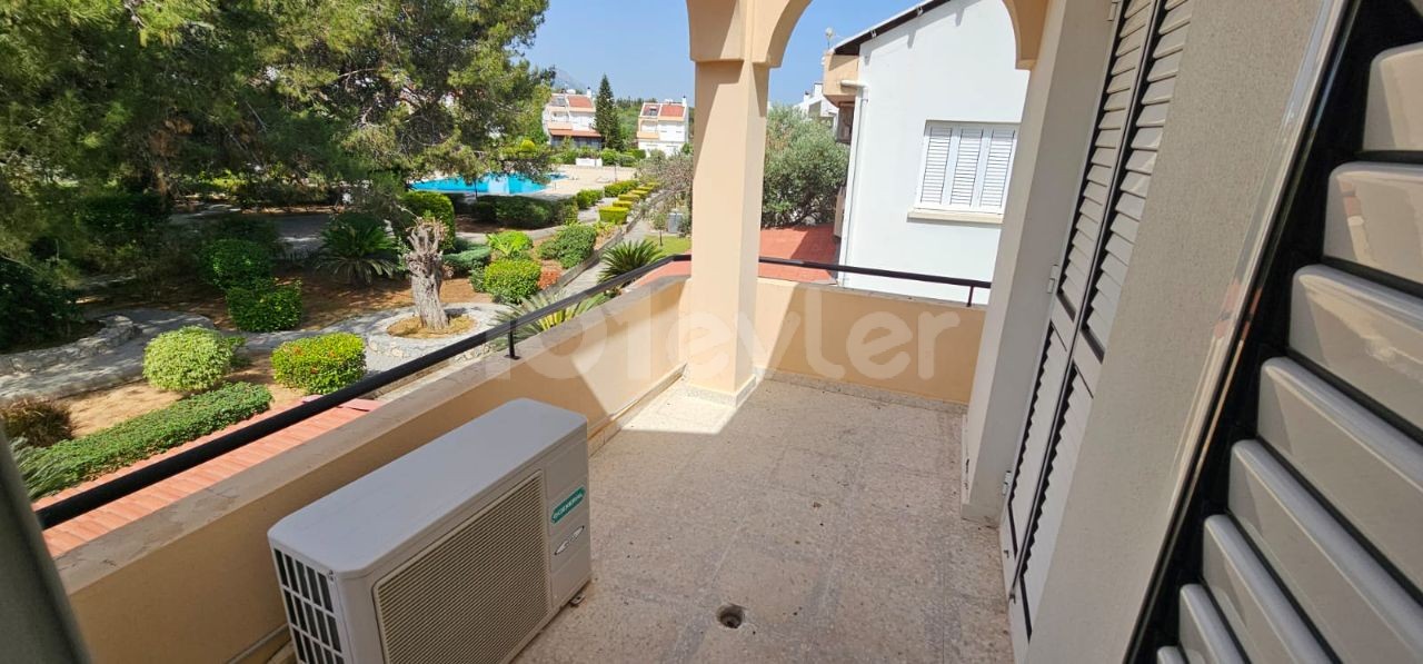 3+1 FLAT FOR SALE IN KYRENIA CENTER, WITHIN A SITE