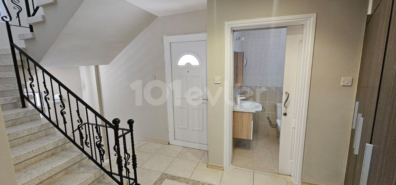 3+1 FLAT FOR SALE IN KYRENIA CENTER, WITHIN A SITE