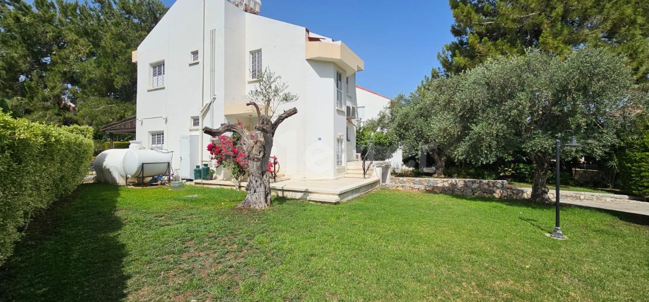 3+1 FLAT FOR SALE IN KYRENIA CENTER, WITHIN A SITE